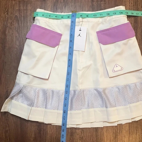 Women’s Air Jordan Pleated Skirt 23 Engineered Size Medium New - Picture 12 of 12